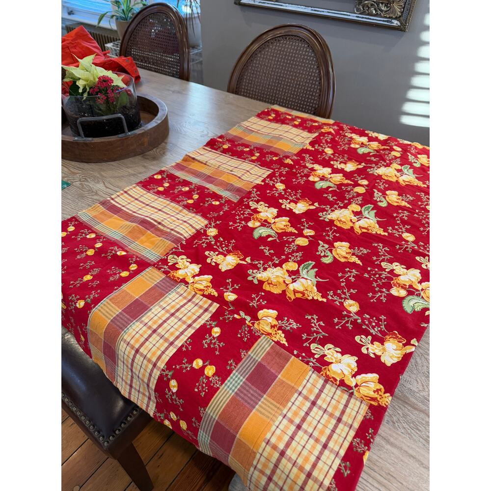 Lasting Impressions Victorian Heart Country Kitchen Patchwork Tablecloth Red